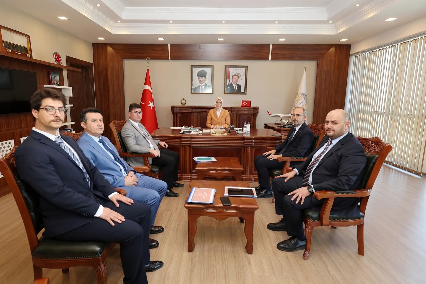 Afyonkarahisar Valisi Sağlık Alanında Değerlendirme Toplantısı Başkanlığında Toplandı