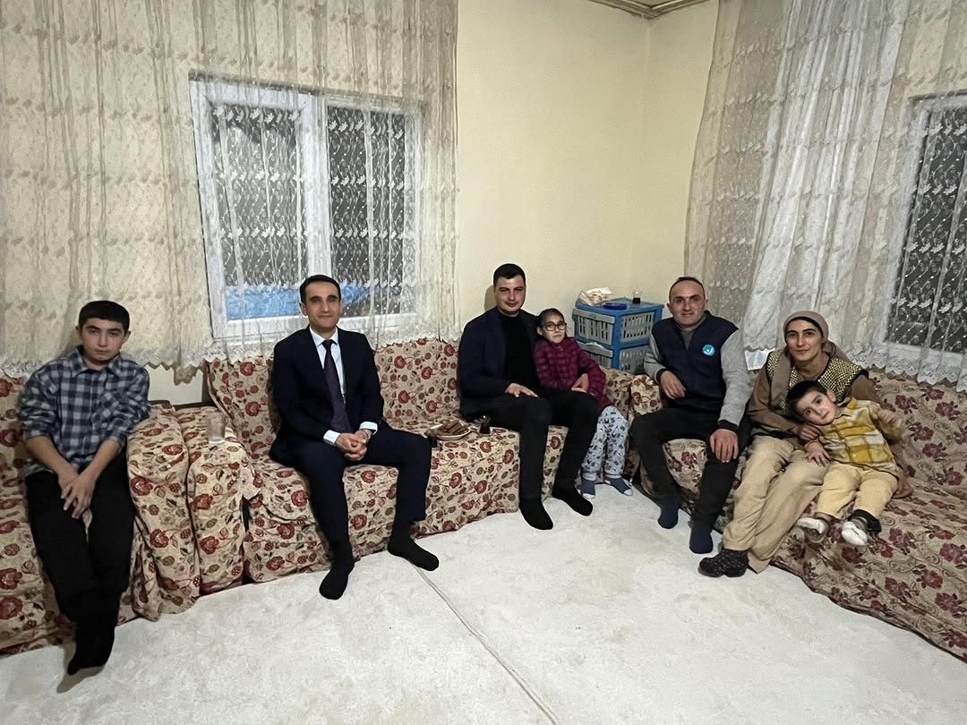 Uluborlu Kaymakamlığı'ndan İftar Sofrasında Gönül Buluşmaları Paylaşımı