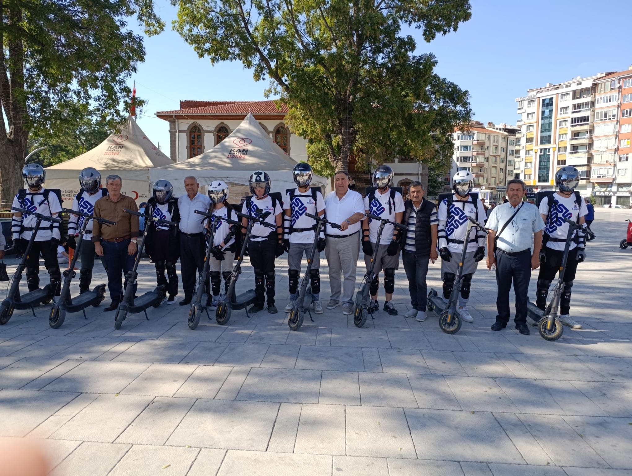 İYİ Parti, Türkiye'de Bir İlk: Scooter'lı LED Ekranlı Reklam Afyonkarahisar'da Başladı