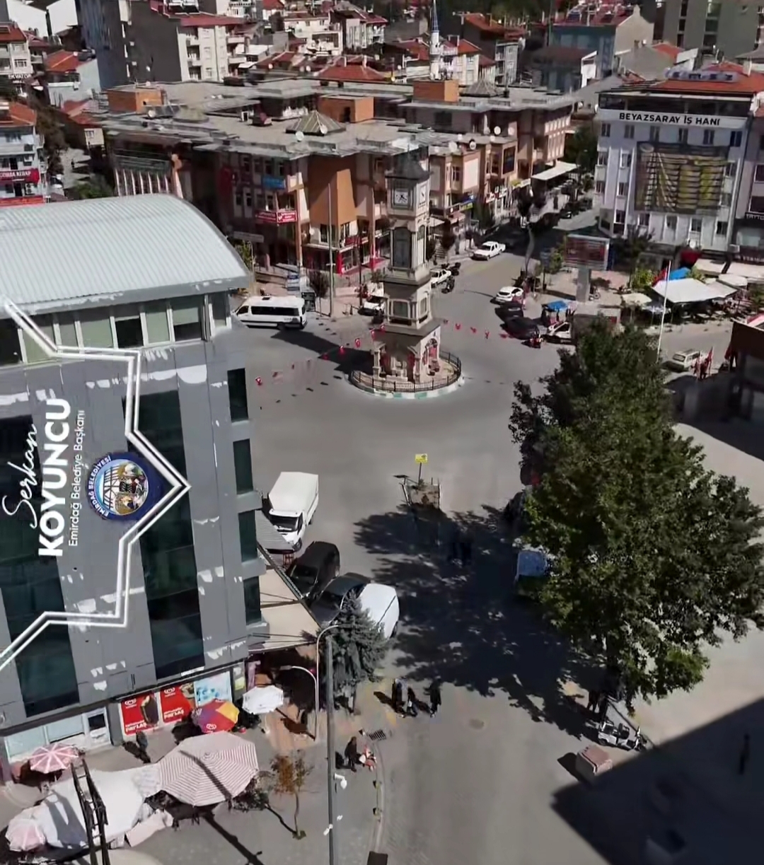 Emirdağ Cumhuriyet Meydanı Yenileniyor