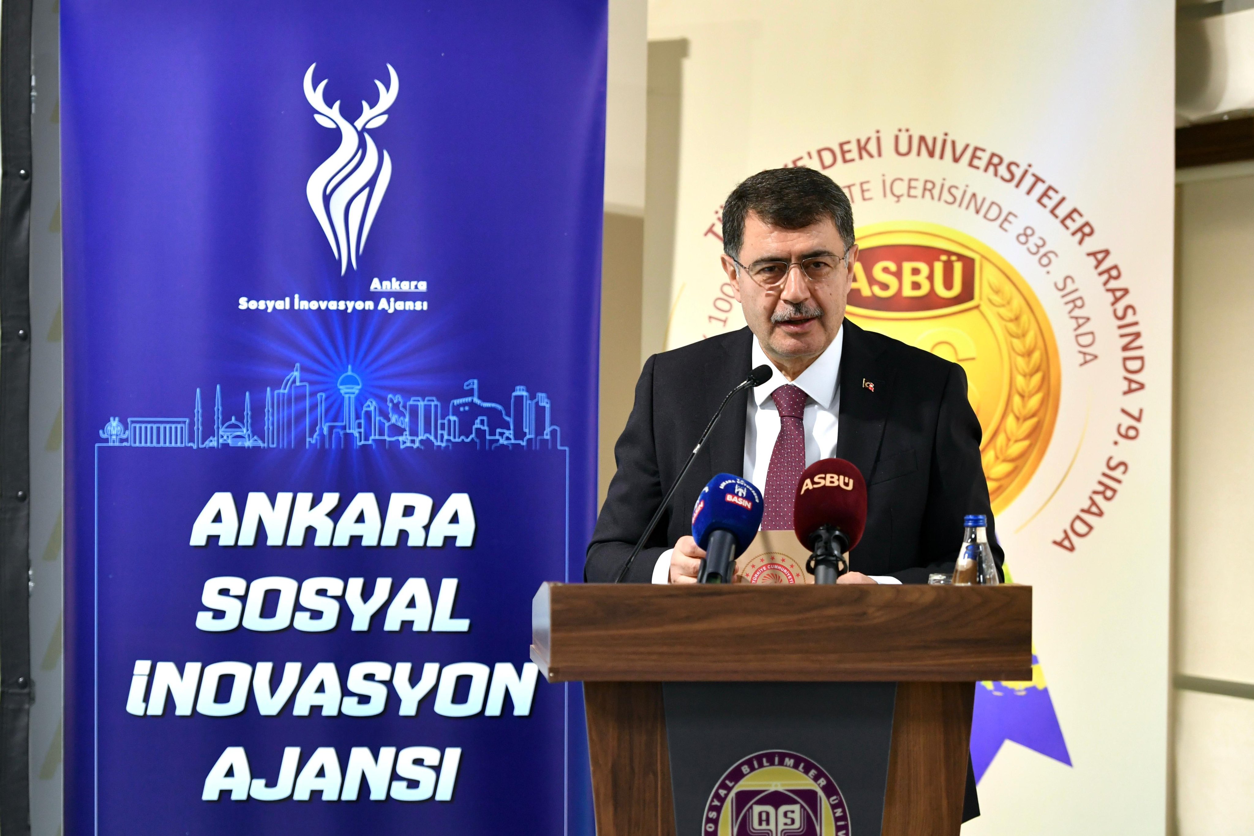 Vali Şahin, Sosyal Yenilik Toplantısına Katıldı