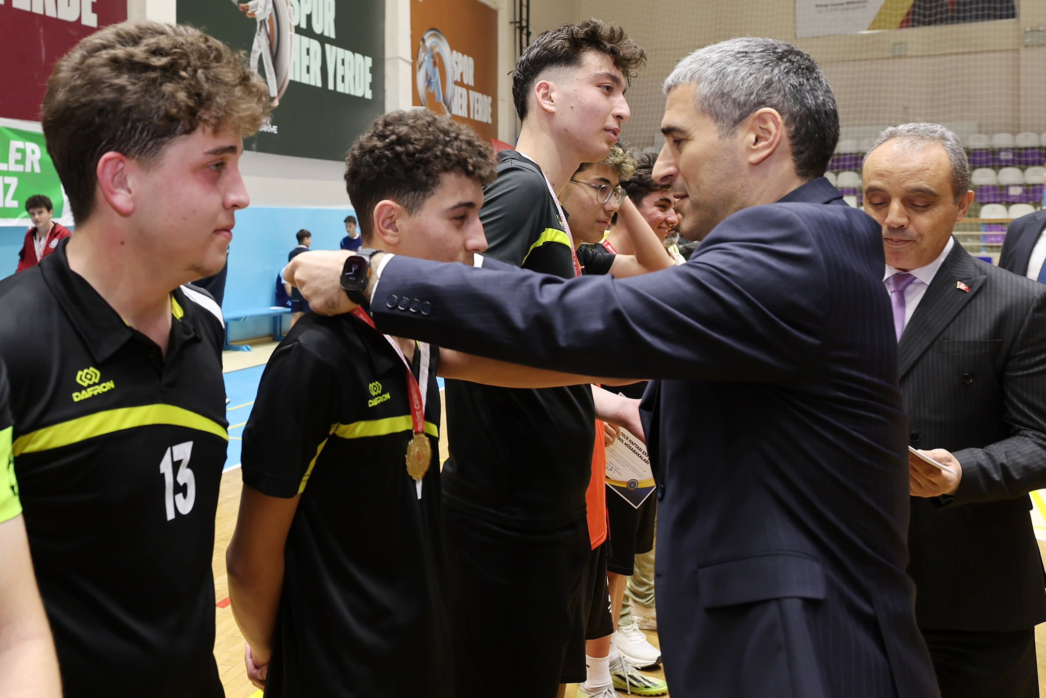 Vali Aktaş, Mini Futbol Turnuvası'na Katıldı