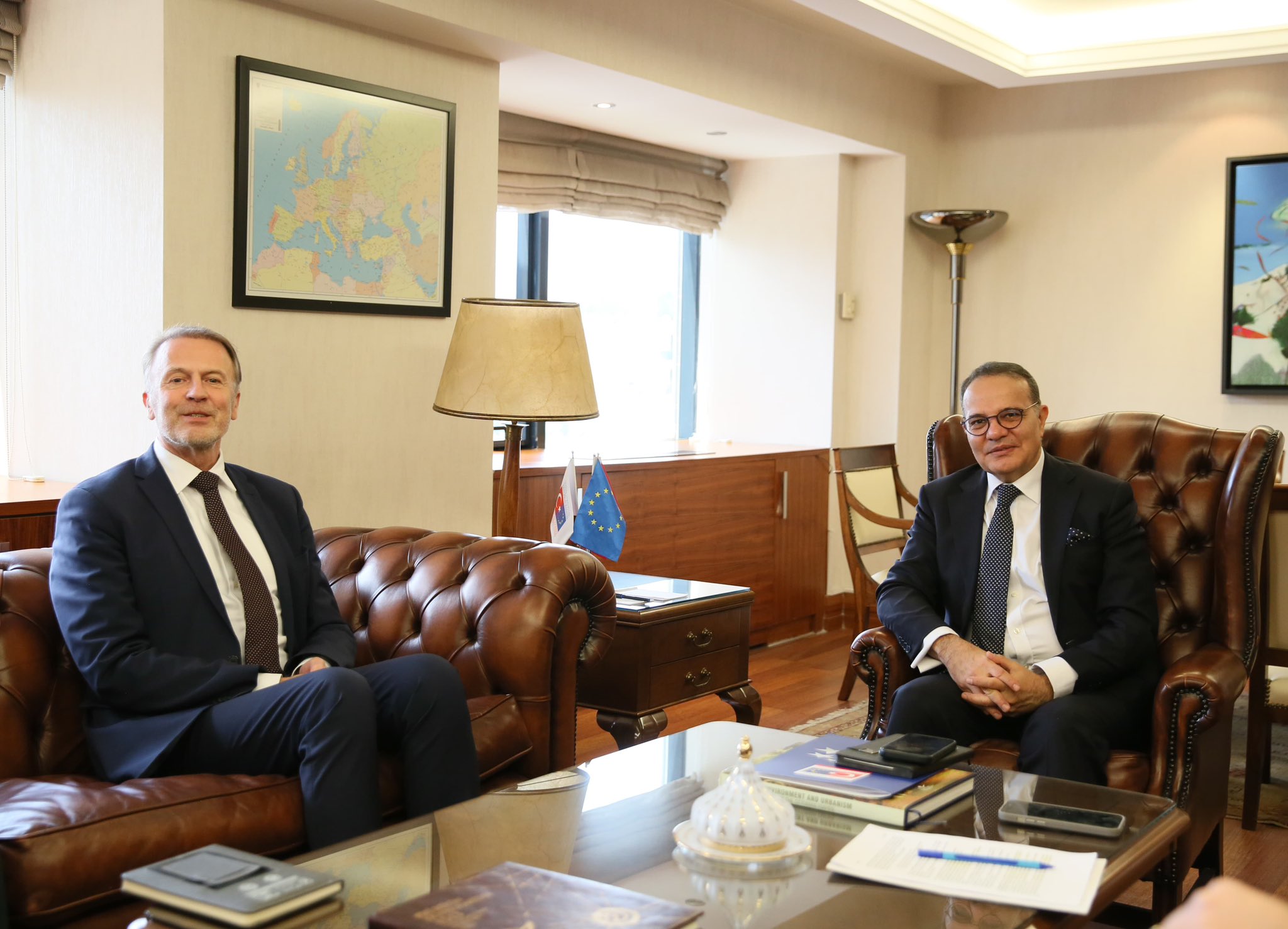 Bozay, Aivo Orav'ı Kabul Etti