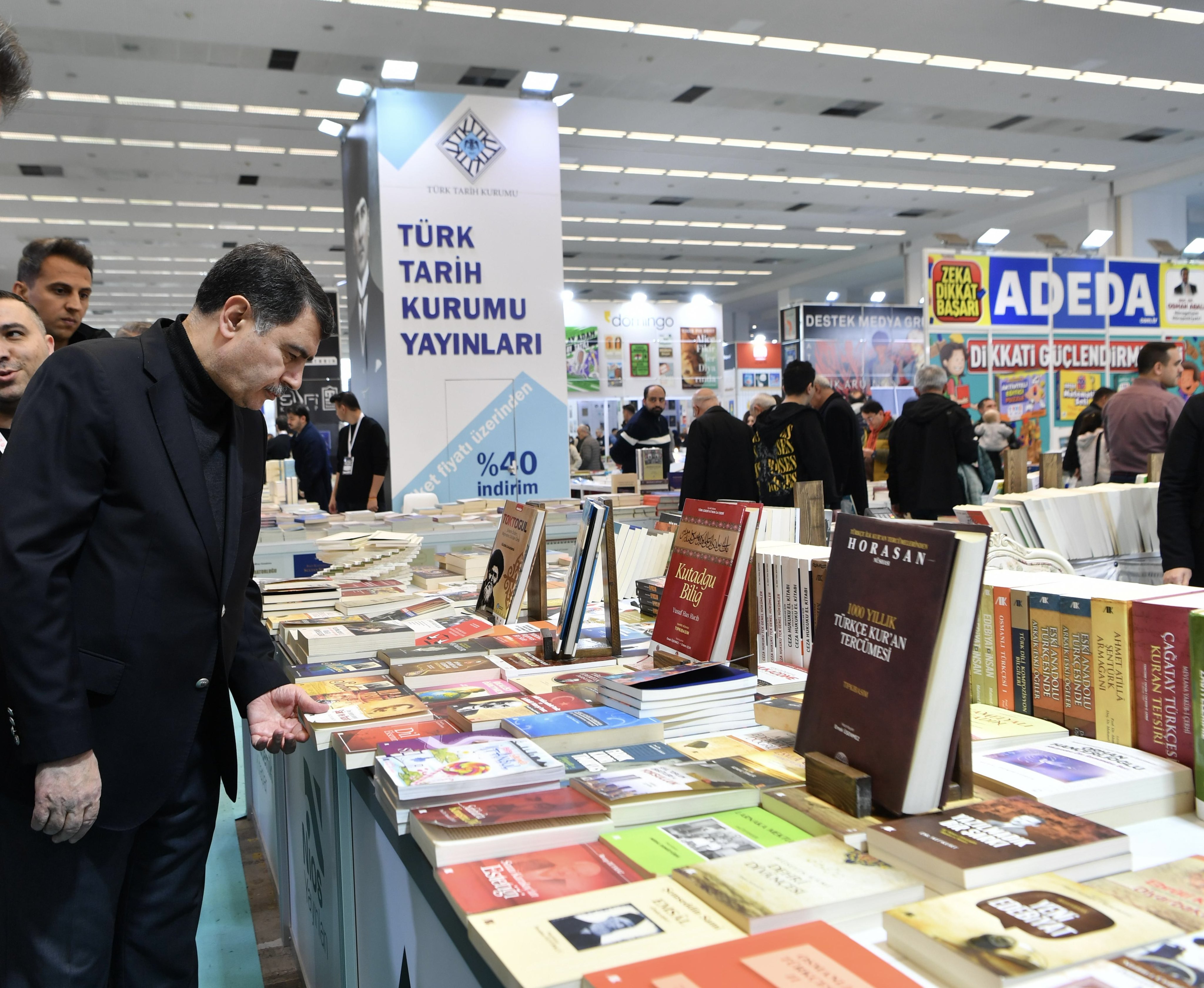 Vali Şahin, 23. Ankara Kitap Fuarı’nı Ziyaret Etti