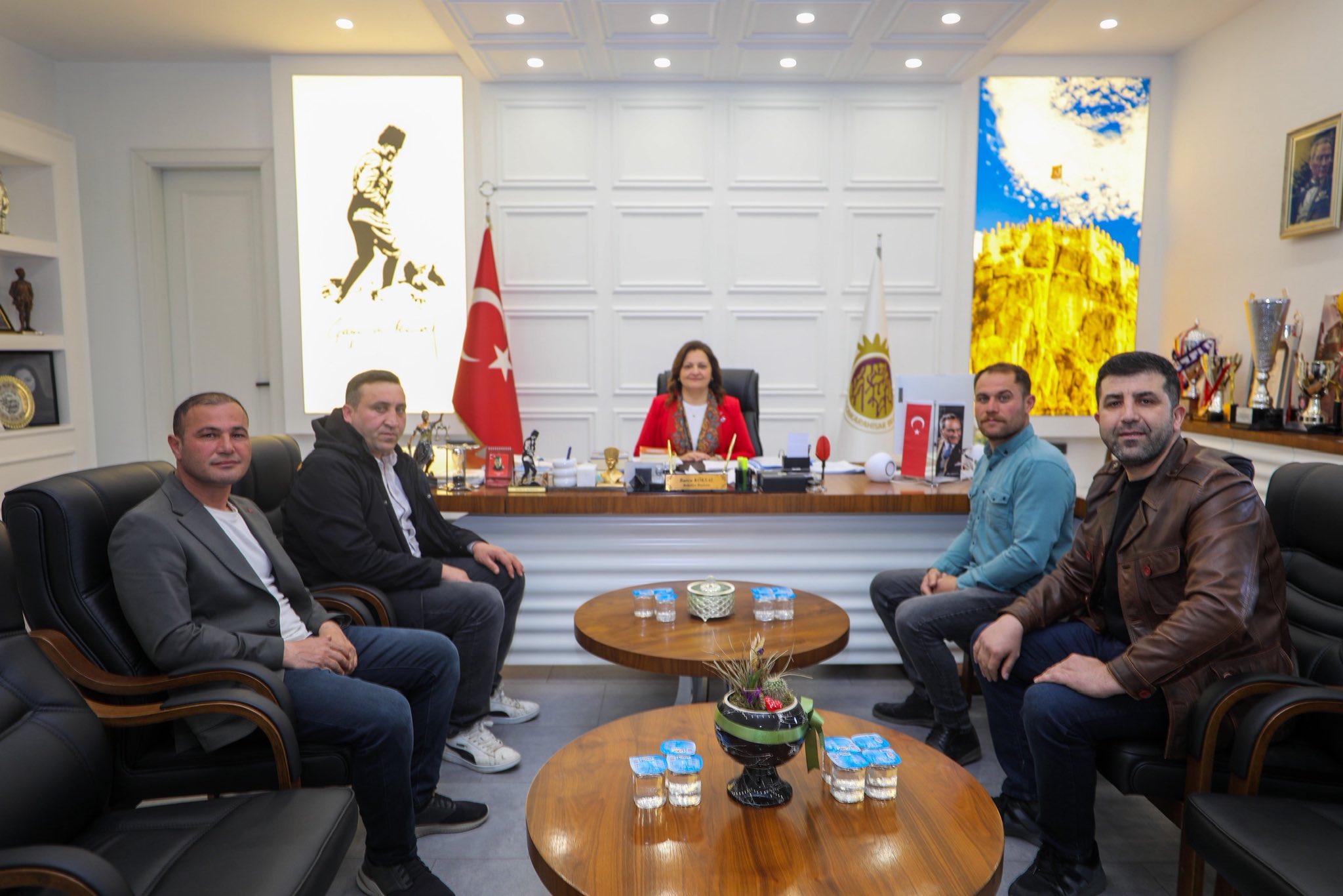 Kayabelen Köyü'nde Muhtar ve Dernek Yönetimi Toplandı