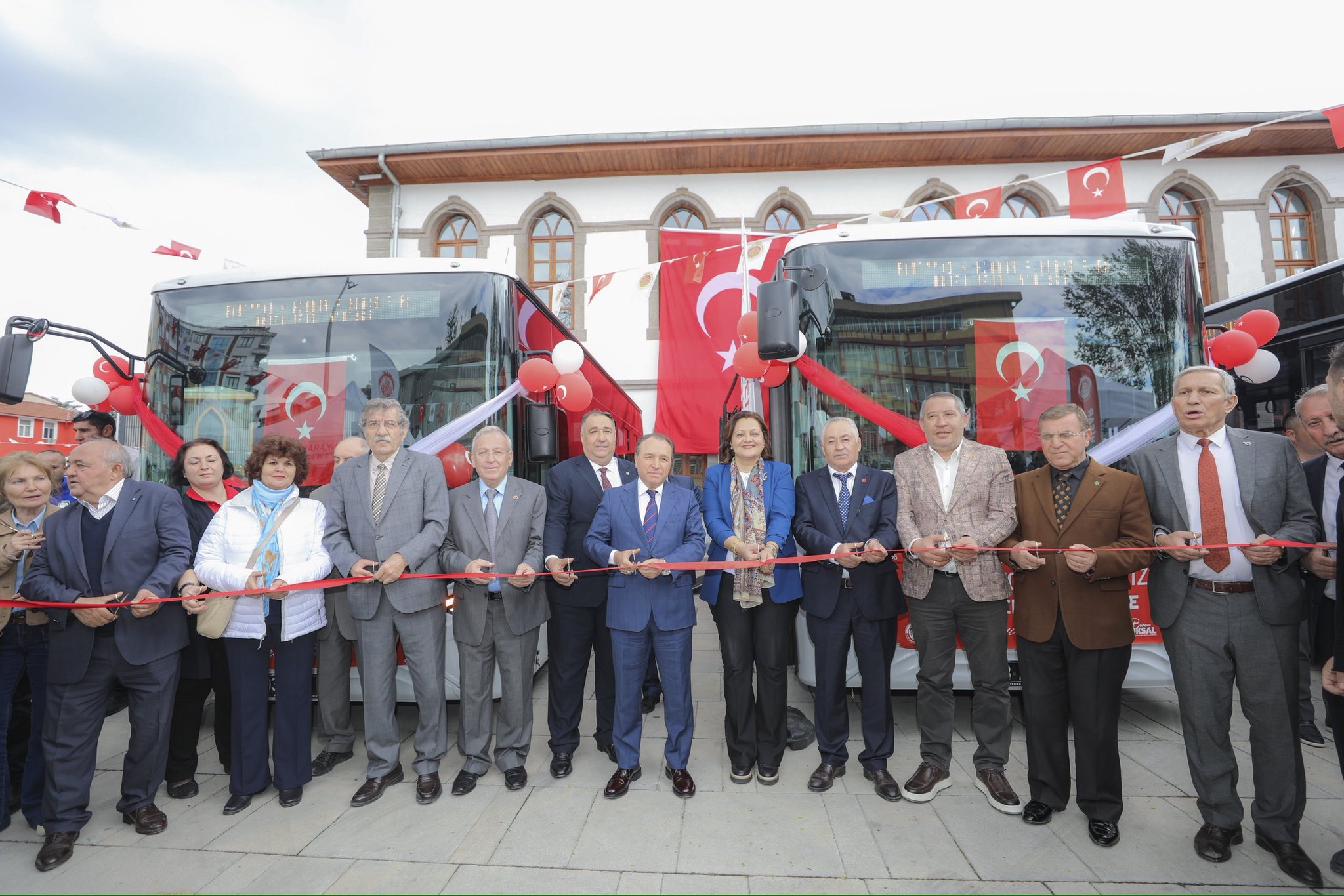 Yeni halk otobüsleri ve TOGG hizmete alındı