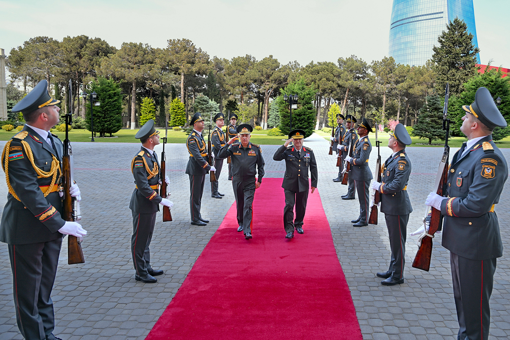 Türk Genelkurmay Başkanı Azerbaycan'ı Ziyaret Etti