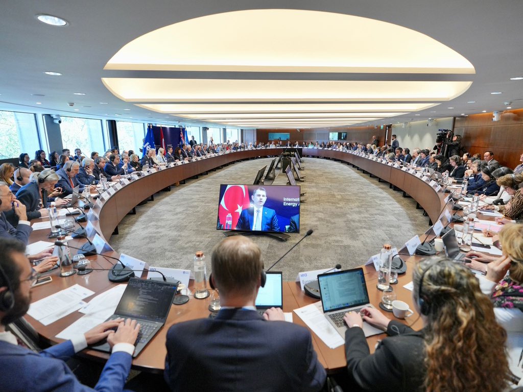 Enerji Dönüşümü Diyaloğu'nda Temiz Enerji Vurgusu