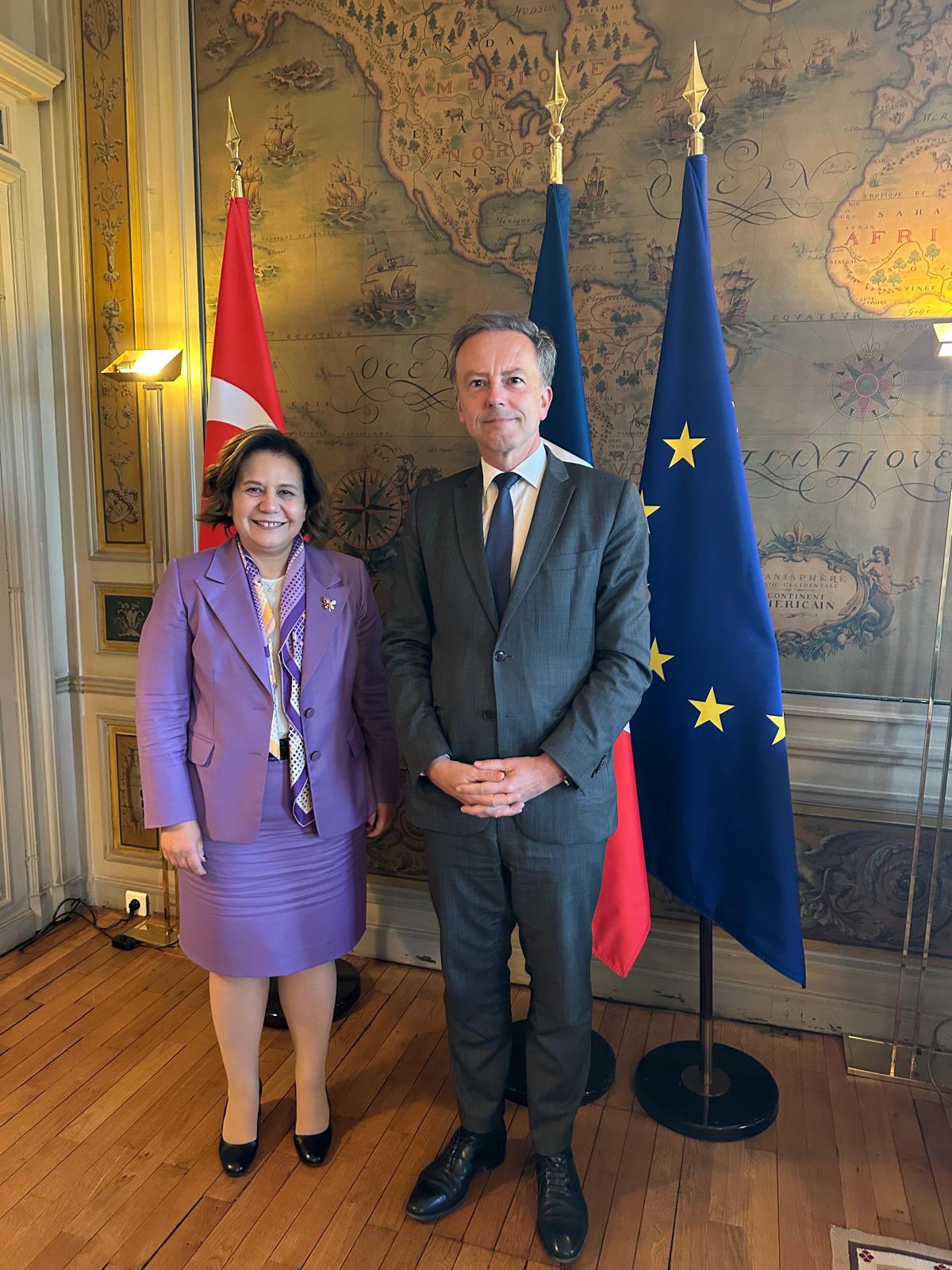 Paris'te İki Ülke Arasında Görüşmeler Yapıldı