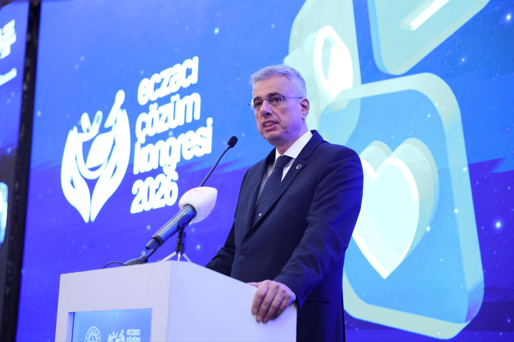 Eczacı Çözüm Kongresi'nde sektör bir araya geldi