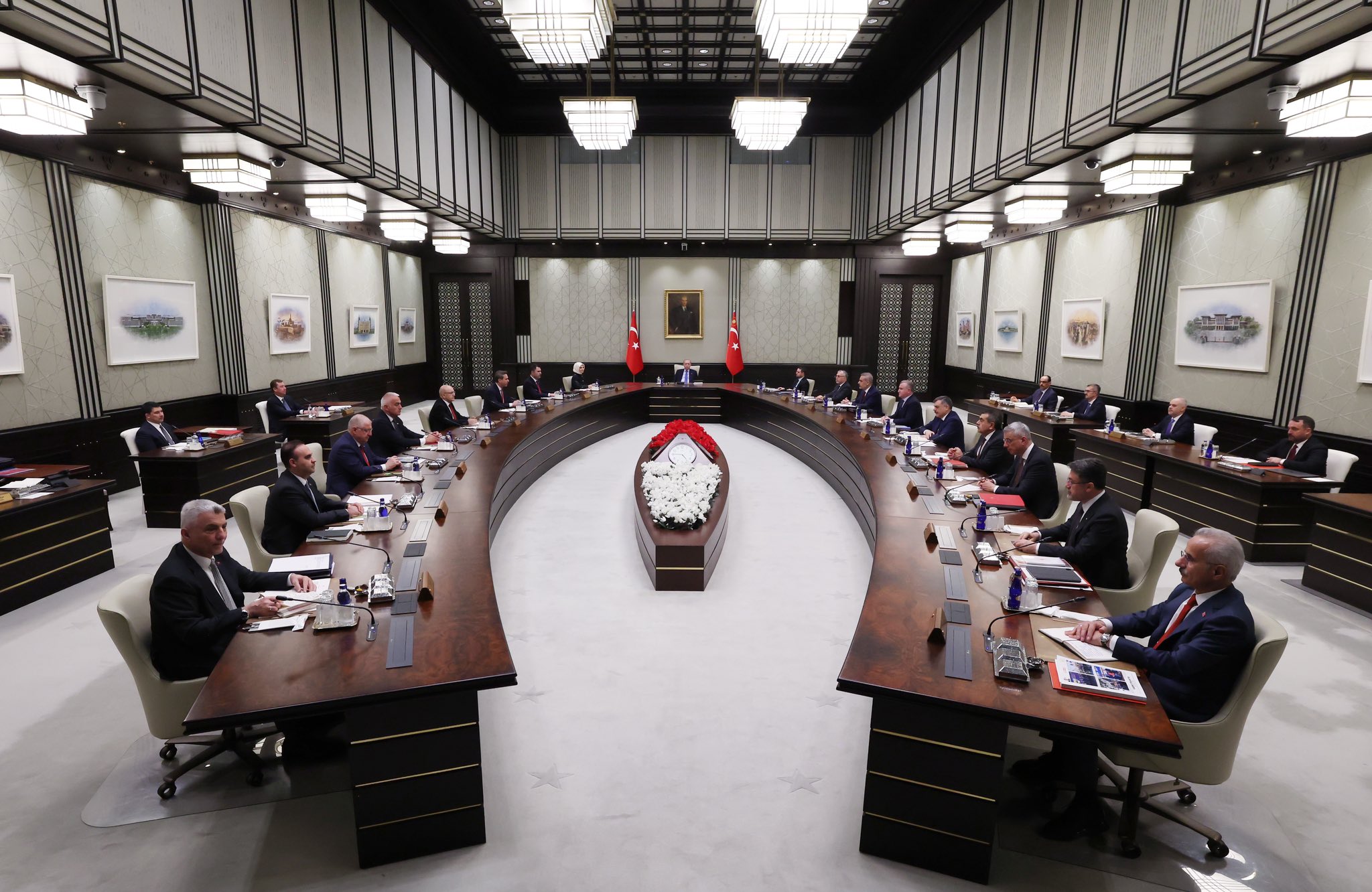 Cumhurbaşkanlığı Kabinesi, Başkanlık Sarayı'nda toplandı
