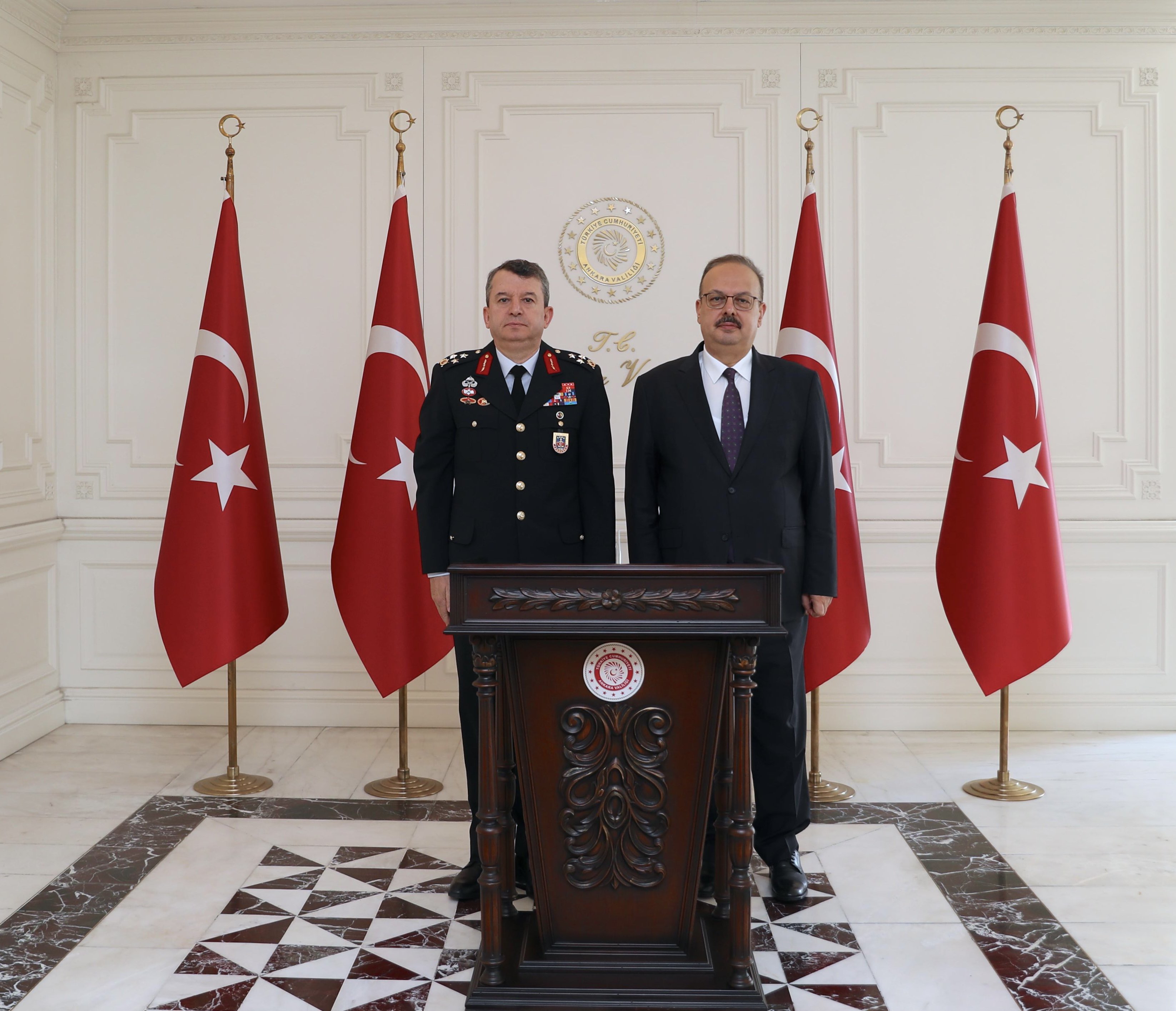 General Aykut Tanrıverdi'den Vali Canbolat'a Ziyaret