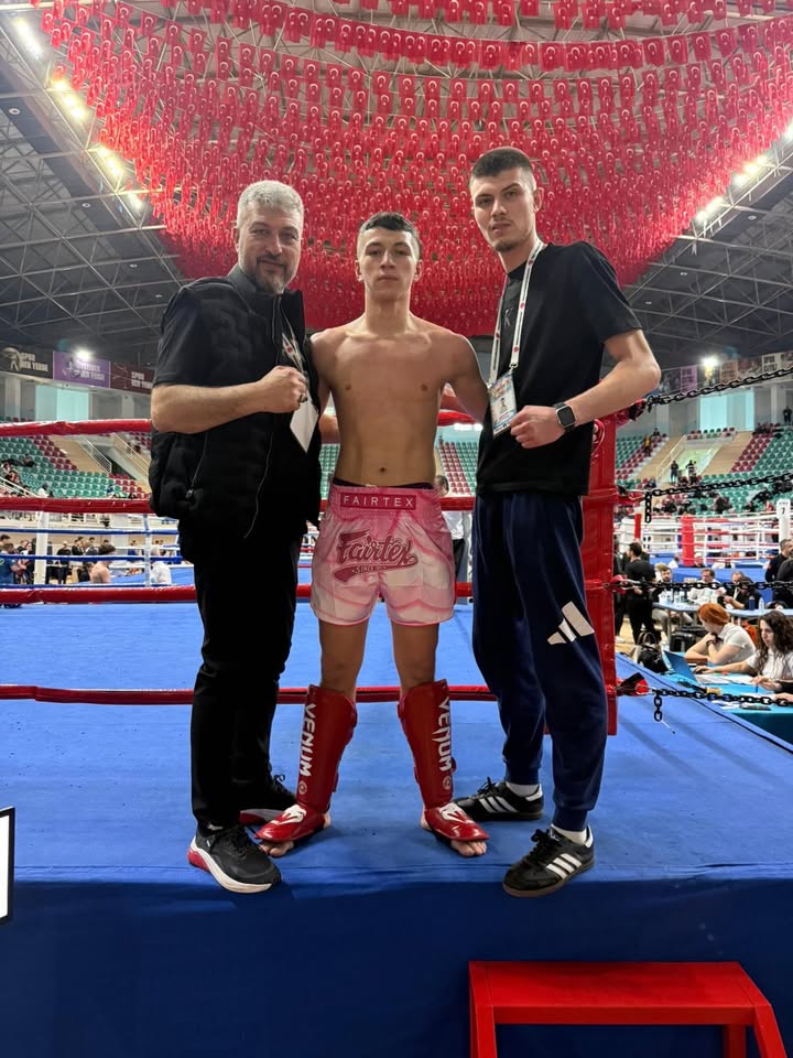 Afyonkarahisarlı Sporculardan Kickboks Türkiye Şampiyonası'nda Önemli Başarı