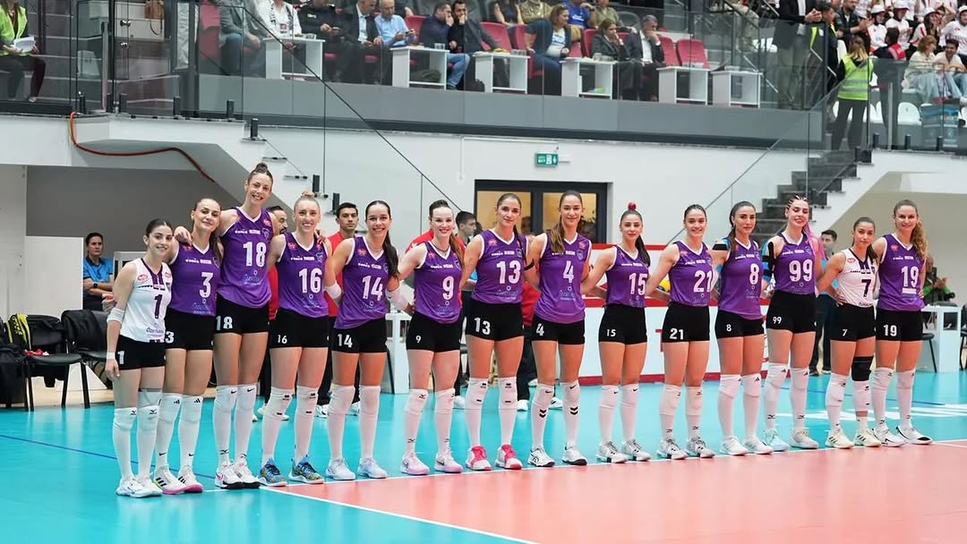Afyon Belediye Yüntaş Kadın Voleybol Takımı Sultanlar Ligi'ne Yükseldi