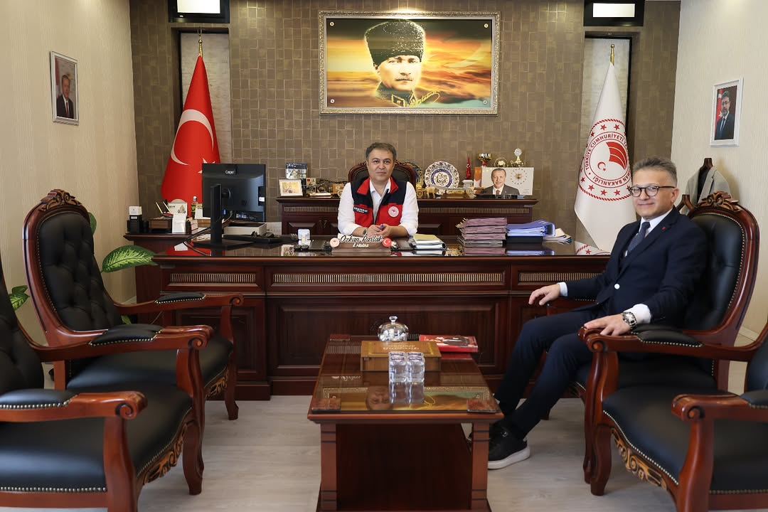 Afyon TED Koleji Müdür Yardımcısı Mehmet SELEK, İl Müdürümüz Özkan PARLAK’ı ziyaret etti