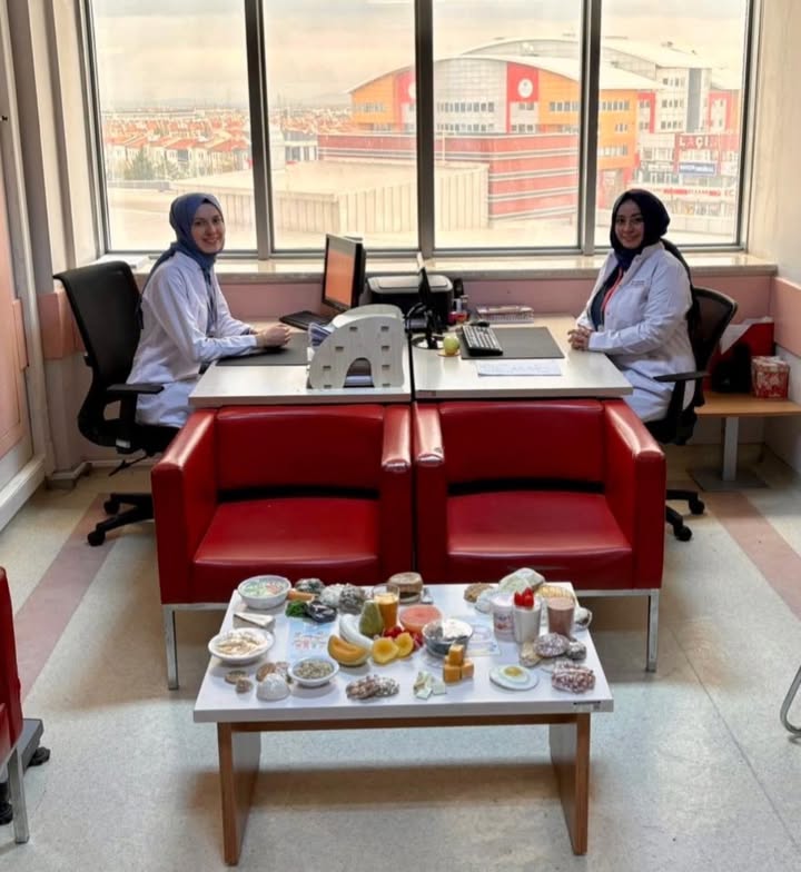 Afyonkarahisar Devlet Hastanesi'nden Beslenme Takibi Hizmeti