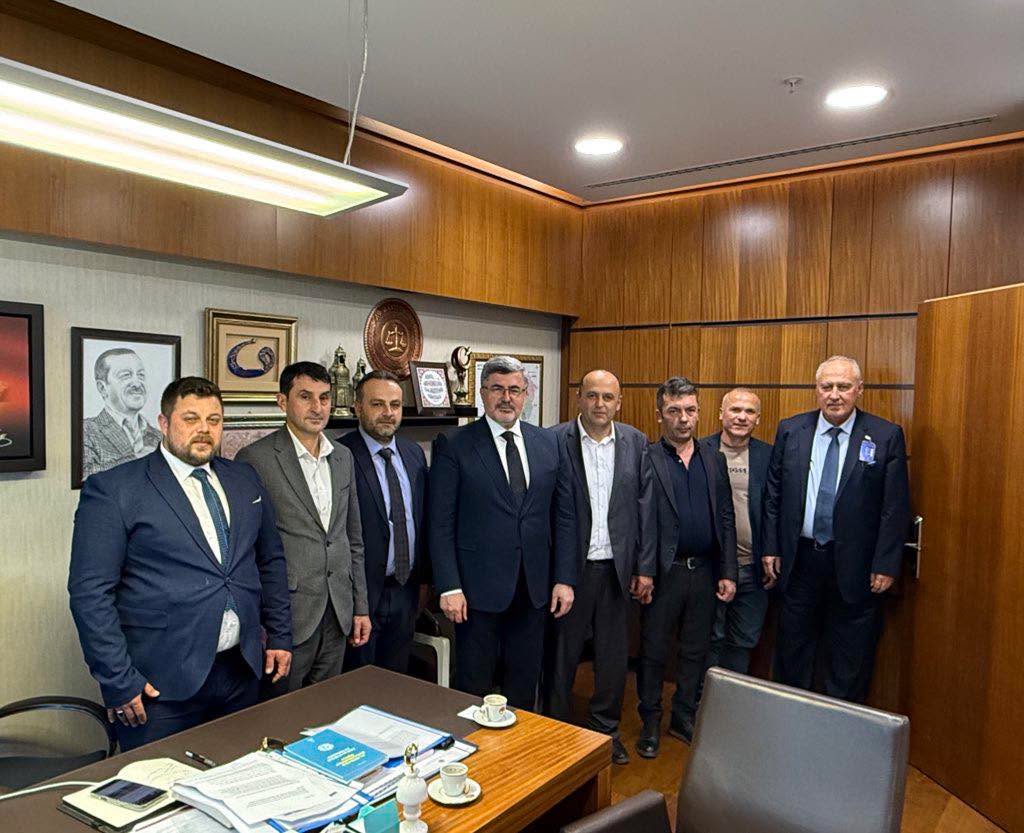 AK Parti Şuhut İlçe Başkanı ve Ziraat Odası Başkanı Gazi Meclisinde Misafir Edildi