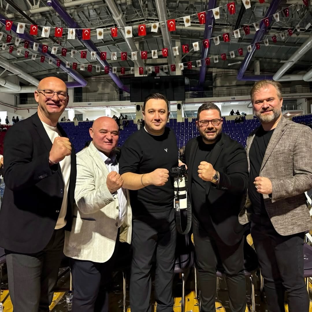 Afyon Belediye Yüntaş Spor Kulübü'nden Medya İletişim Sorumlusu Ahmet Topuztaş'a Teşekkür