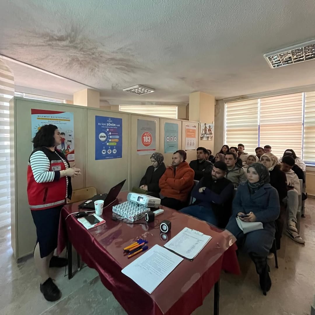 Sandıklı Sosyal Hizmet Merkezi Evlenecek Gençlere Destek Sağlıyor