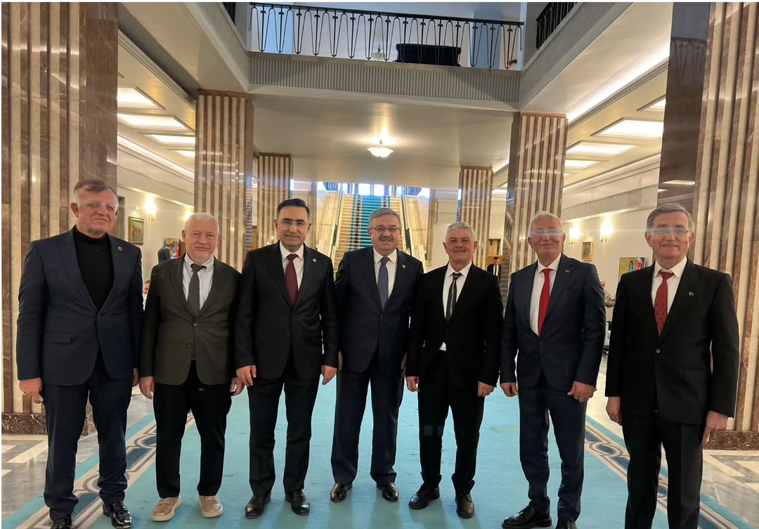 AK Parti Genel Merkezi'nde Semayi Bostan'a Evciler İlçe Başkanlığı Görevi Verildi