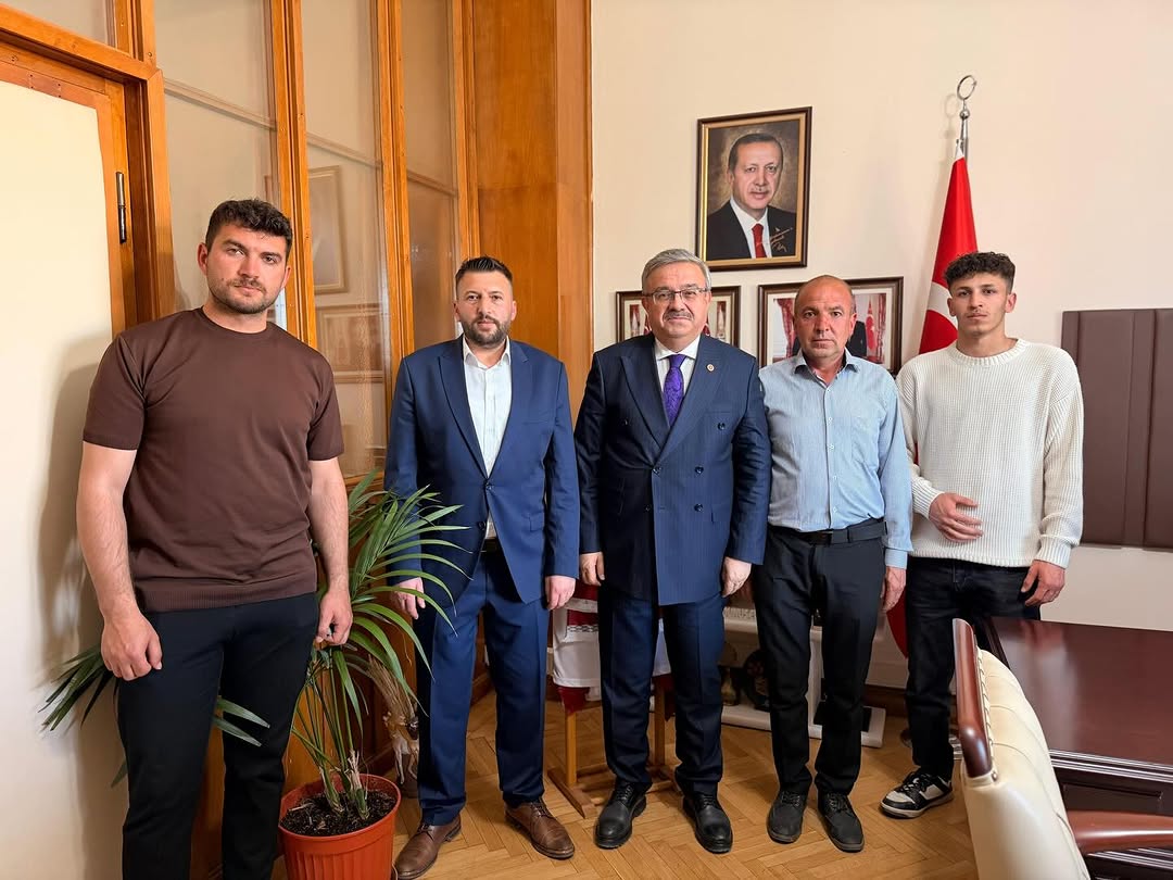 Ak Parti Milletvekili İbrahim Yurdunuseven'den Göz Kamaştıran Ziyaret: TBMM'de Akharım Belediye Başkanı Süleyman Kaynak ve Hemşerileri