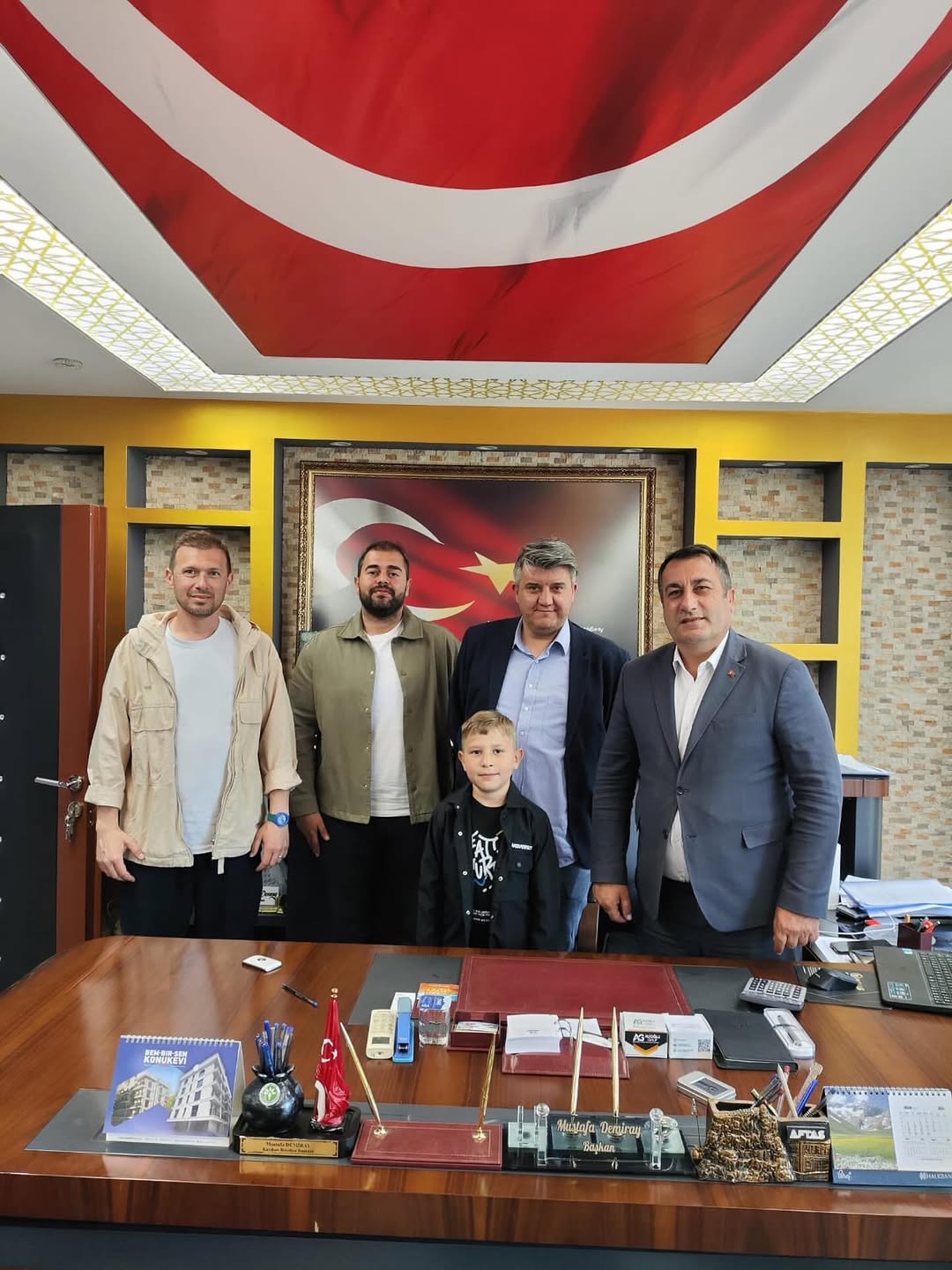 Kayıhan İlkokulu Heyeti Belediye Başkanını Ziyaret Etti