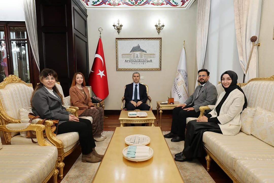 Afyonkarahisar Valiliği, Vali Dr. Naci Aktaş'ın Afyon Postası İnternet Sitesi Sahibi Nail Azbay ve Çalışanlarıyla Buluşmasını Duyurdu