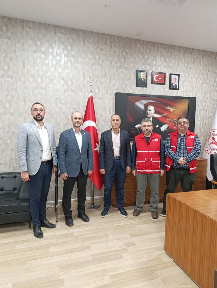 Kızılay Afyonkarahisar İl Merkezi Yöneticilerinden Afyonkarahisar Devlet Hastanesi Başhekimi'ne Nezaket Ziyareti