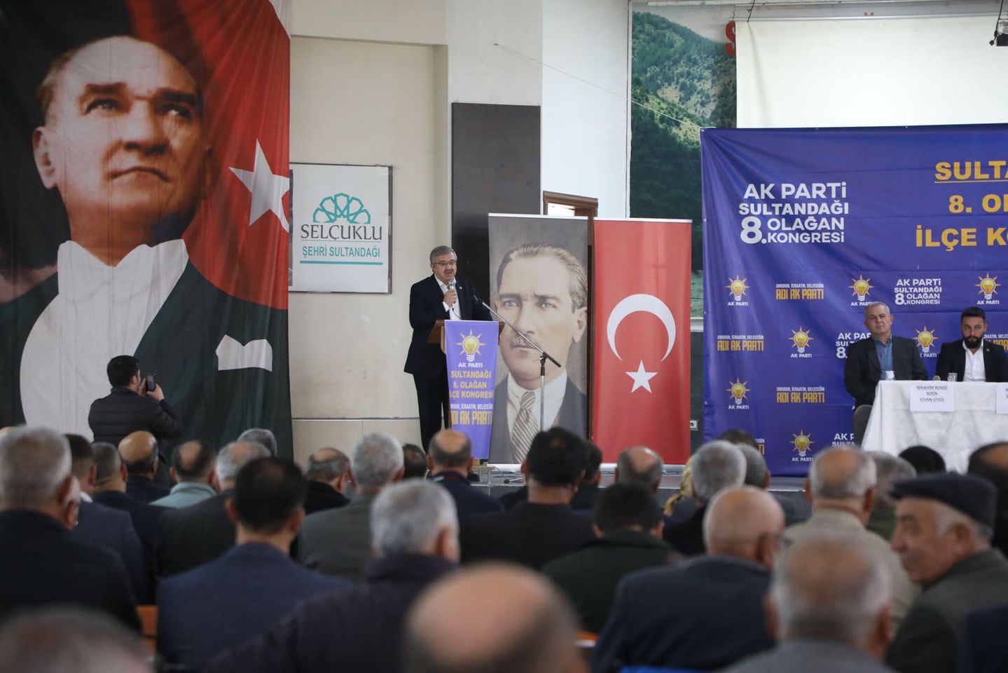 Afyonkarahisar'daki AK Parti Kongresi: Coşku Dolu Anlar