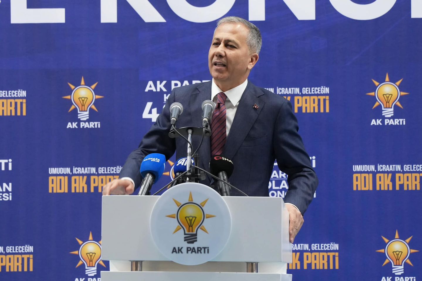 AK Parti Karesi İlçe Kongresi Coşkuyla Gerçekleşti