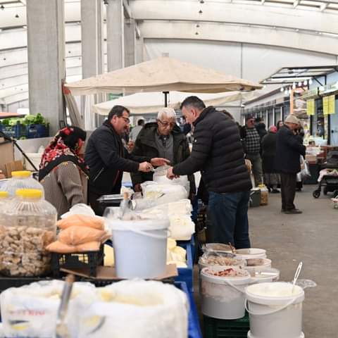 Emirdağ Salı Pazarı Hareketlendi