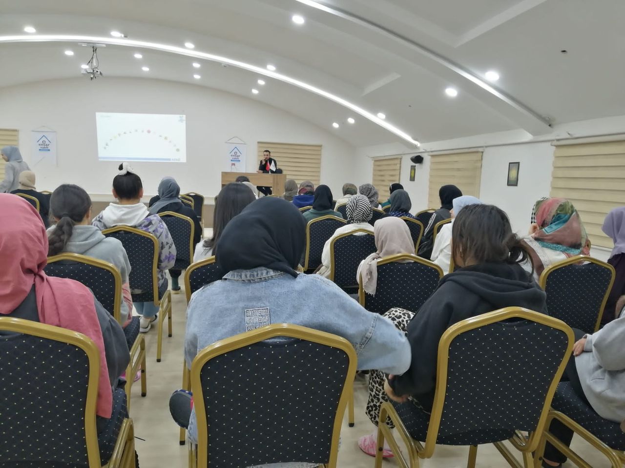 Afyonkarahisar'da Kız Öğrenci Yurdunda Afet Farkındalık Eğitimi