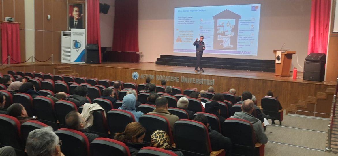 Afyon Kocatepe Üniversitesi'nde Afet Farkındalık ve Deprem Tatbikatı