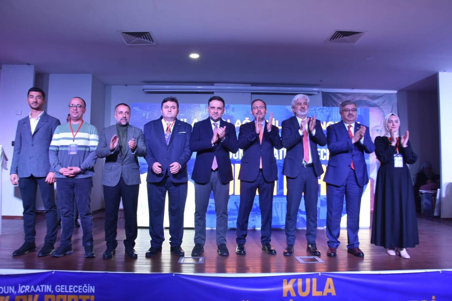 Kula'da AK Parti Kongresi Coşkuyla Gerçekleşti