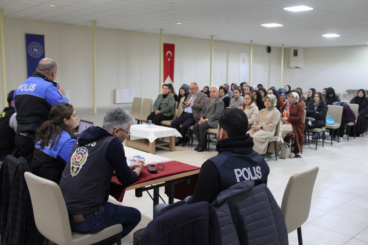 Afyonkarahisar'da Öğrencilere Güvenlik ve Destek Eğitimi