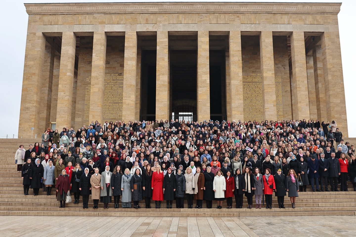 Türk Kadınının Seçme ve Seçilme Hakkının 90. Yıl Dönümünde Anıtkabir'deyiz