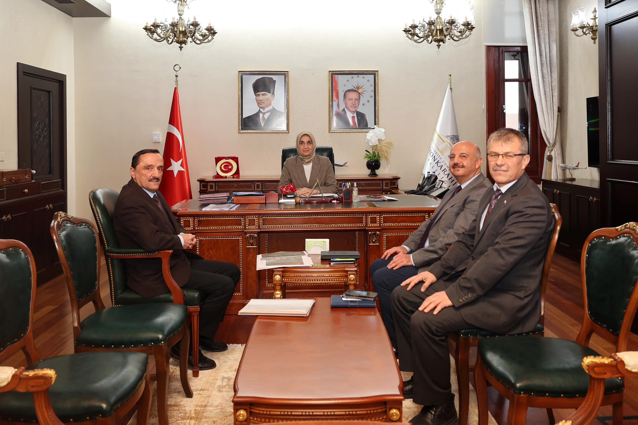 Afyonkarahisar'da Kritik Ziyaret: Valilikte Önemli Görüşmeler