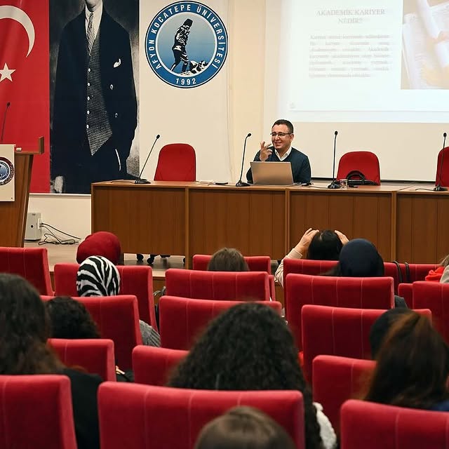 ALES ve Kariyer Planlama Semineri Öğrencilerle Buluştu