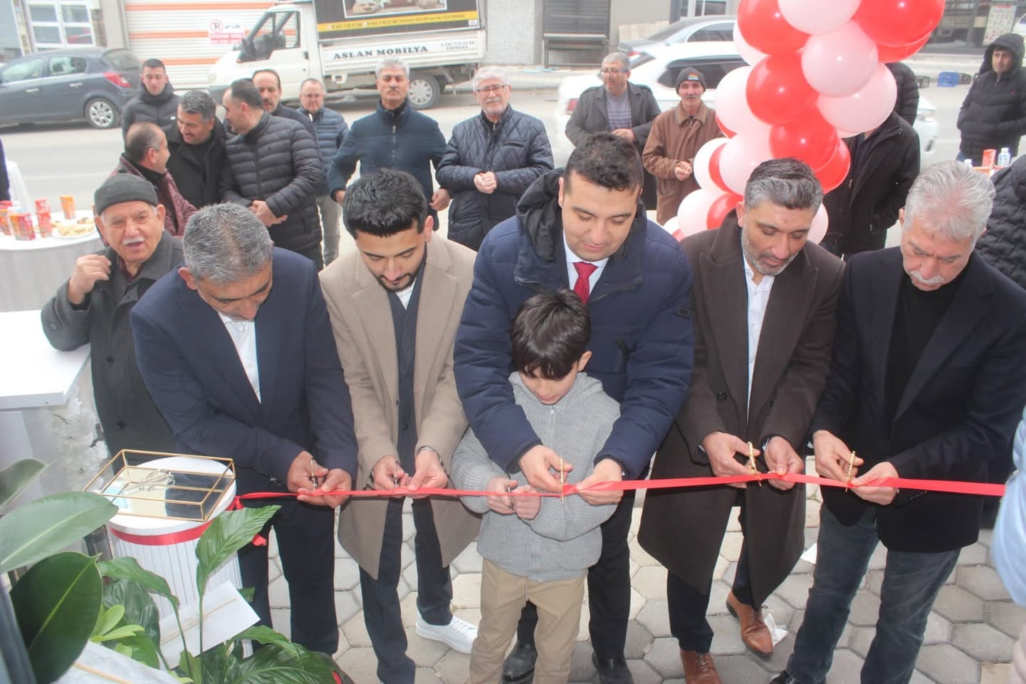 Emirdağ'da Yeni İşletme Açılışı Gerçekleşti