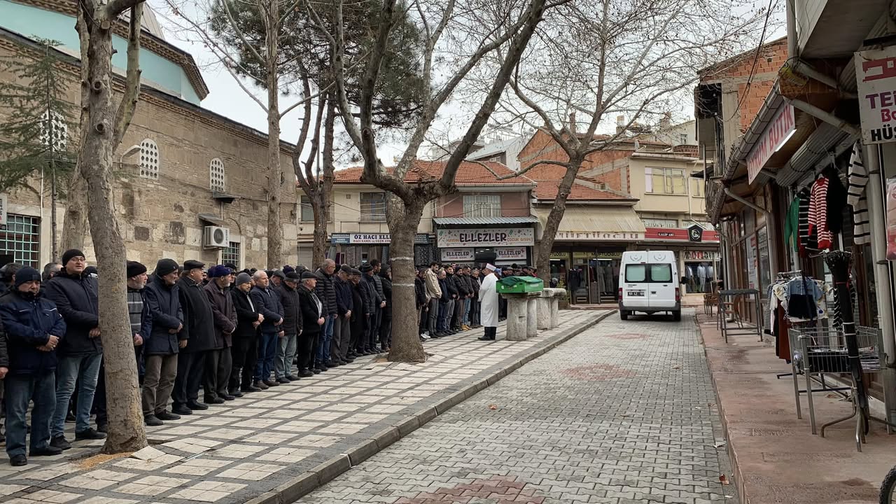 Cenaze Töreninde Duygusal Anlar: Kaymakam Çengel'den Destek