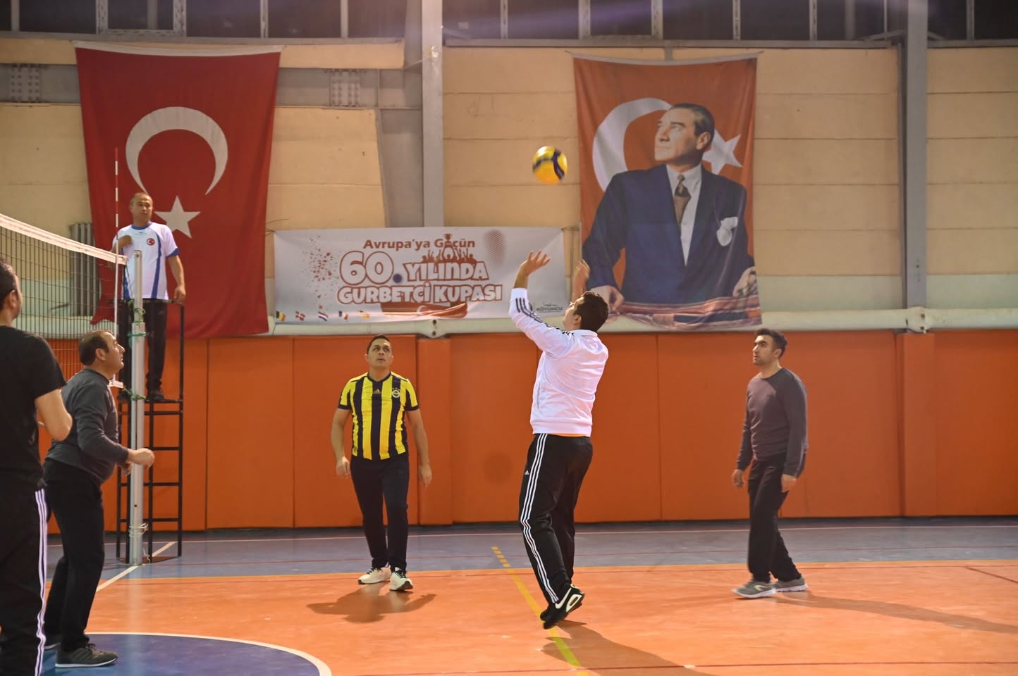 Emirdağ'ın Gurbetçi Kupası Voleybol Turnuvası Nefes Kesti