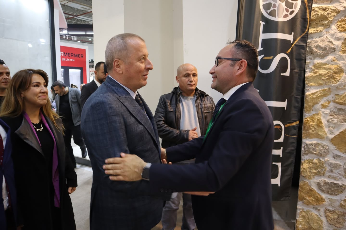 İYİ Parti Genel Başkan Yardımcısı Olgun, İzmir'deki Doğaltaş Fuarını Ziyaret Etti