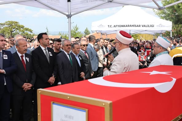 Sandıklı Belediye Başkanı, Şehit Özen'in Cenaze Törenine Katıldı