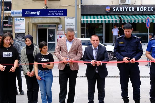Minik Ellerden Aile Sevgisi: Dinar'da Resim Sergisi Açıldı