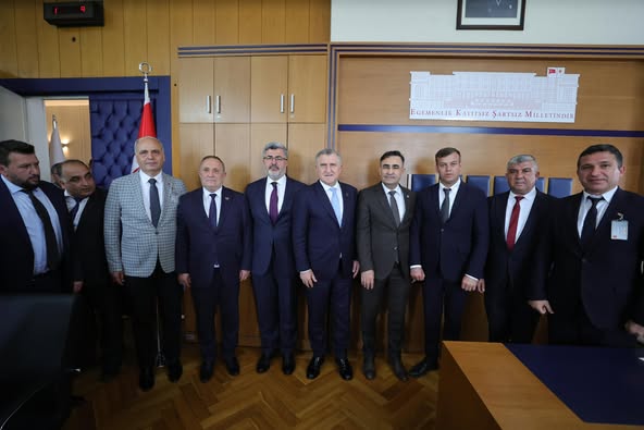 Bakan Bak, Afyonkarahisar'da Özkaya ile Buluştu