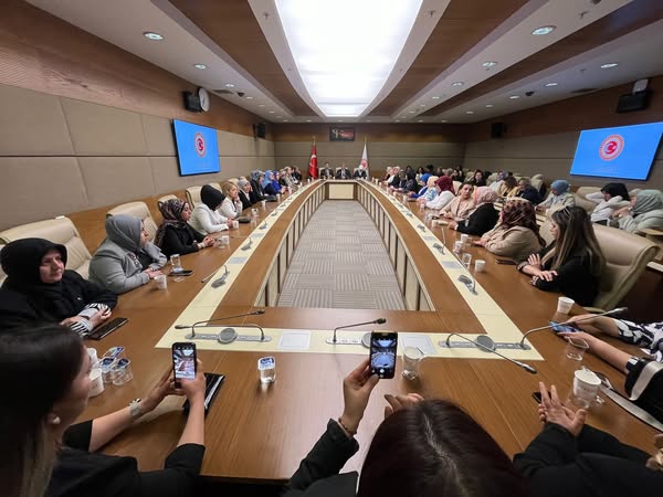 Afyonkarahisar'dan Meclise Ziyaret: Teşkilat, Milletvekilini Konuk Etti