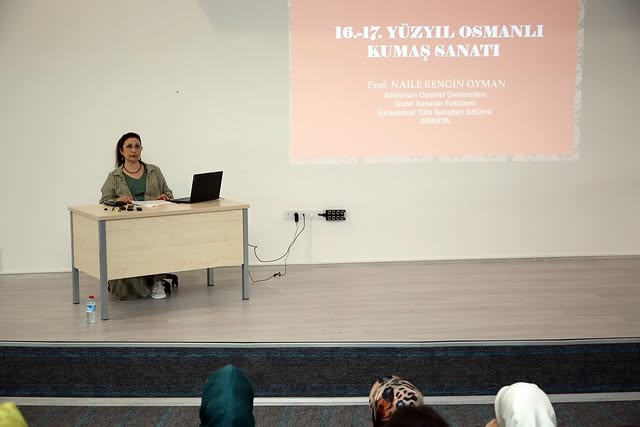 16 ve 17. Yüzyıl Osmanlı Kumaş Sanatı, Afyon Kocatepe Üniversitesi'nde Anlatıldı