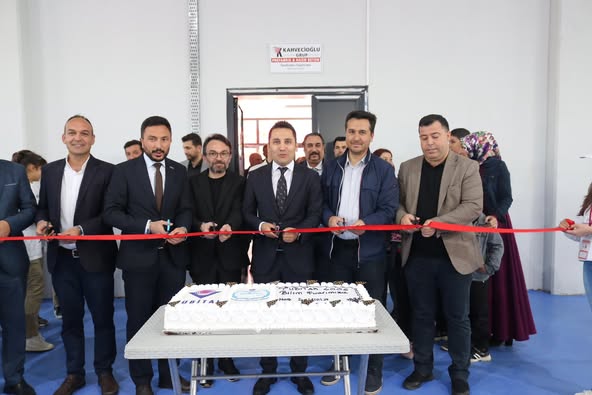 İhsaniye'de Bilim Şöleni: Kaymakam Bildirici, Öğrencileri Destekledi