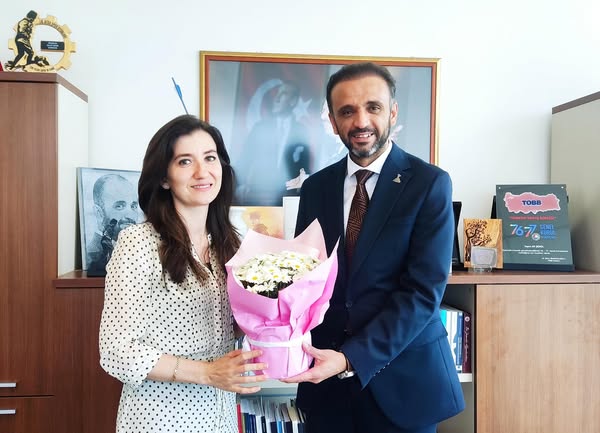 Hüsnü Serteser'den Anne Çalışanlarına Özel Kutlama