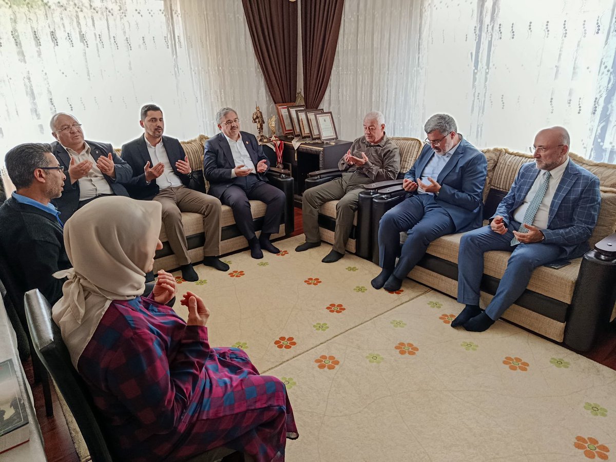 Ak Parti Afyonkarahisar İl Başkanı Şahin, Şehit Ailesini Ziyaret Etti